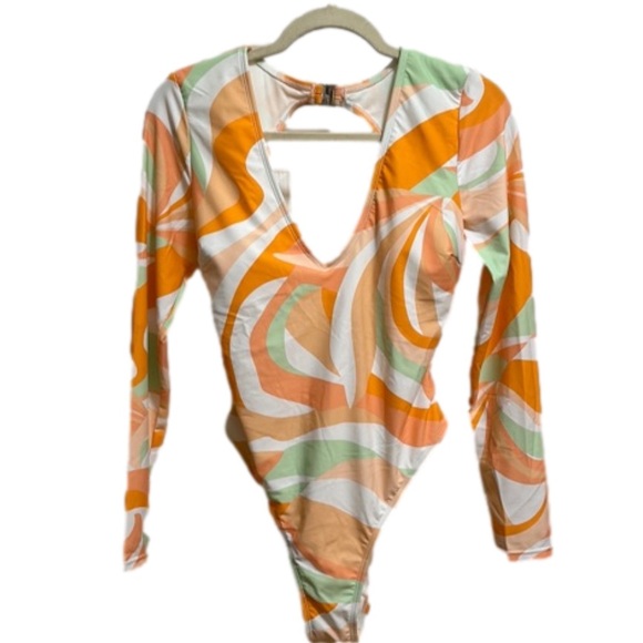 NWT CupShe Strawberry Fields Forever Back Cutout V Neck One Piece Swimsu… - Picture 3 of 5